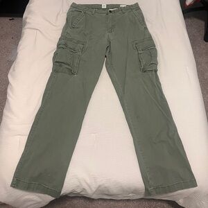 Green Gap Straight Cargo Pants SIZE 33X32